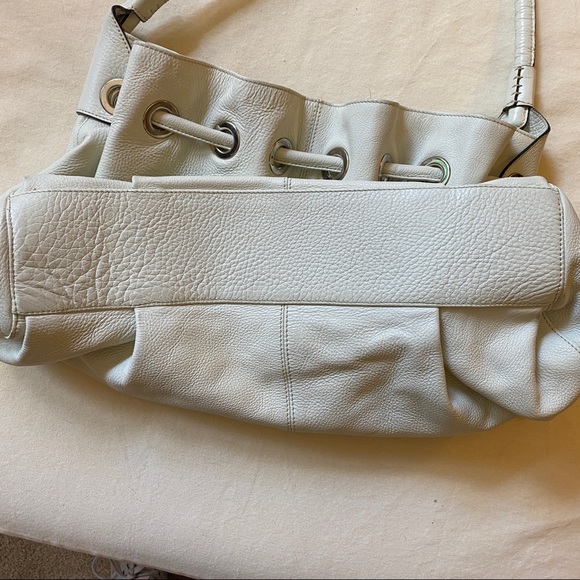 Abro ivory pebbled leather drawstring style tote bag - Picture 8 of 10